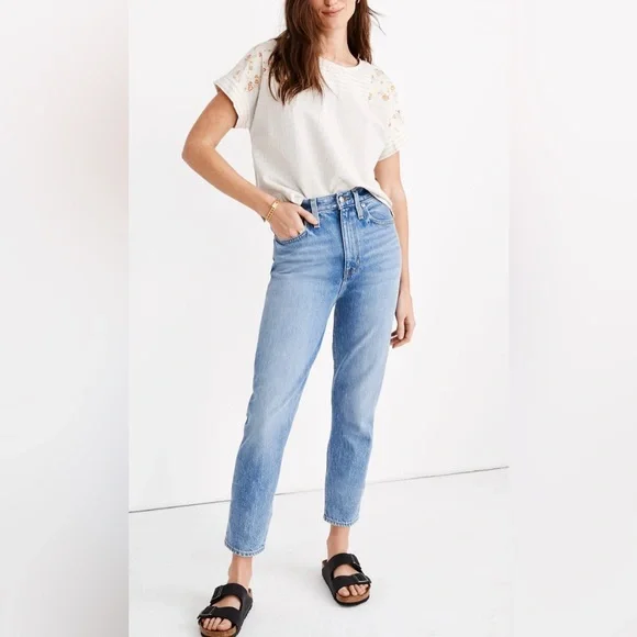 Madewell The Mom Jean in Melva Wash size 26 - Picture 2 of 16